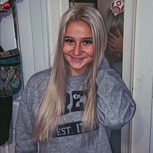 Meet your Posher, Evelynne